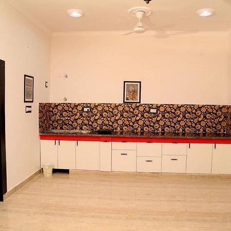 Tuk Tuk Homestay Agra  Exteriör bild
