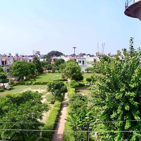 Tuk Tuk Homestay Agra  Exteriör bild