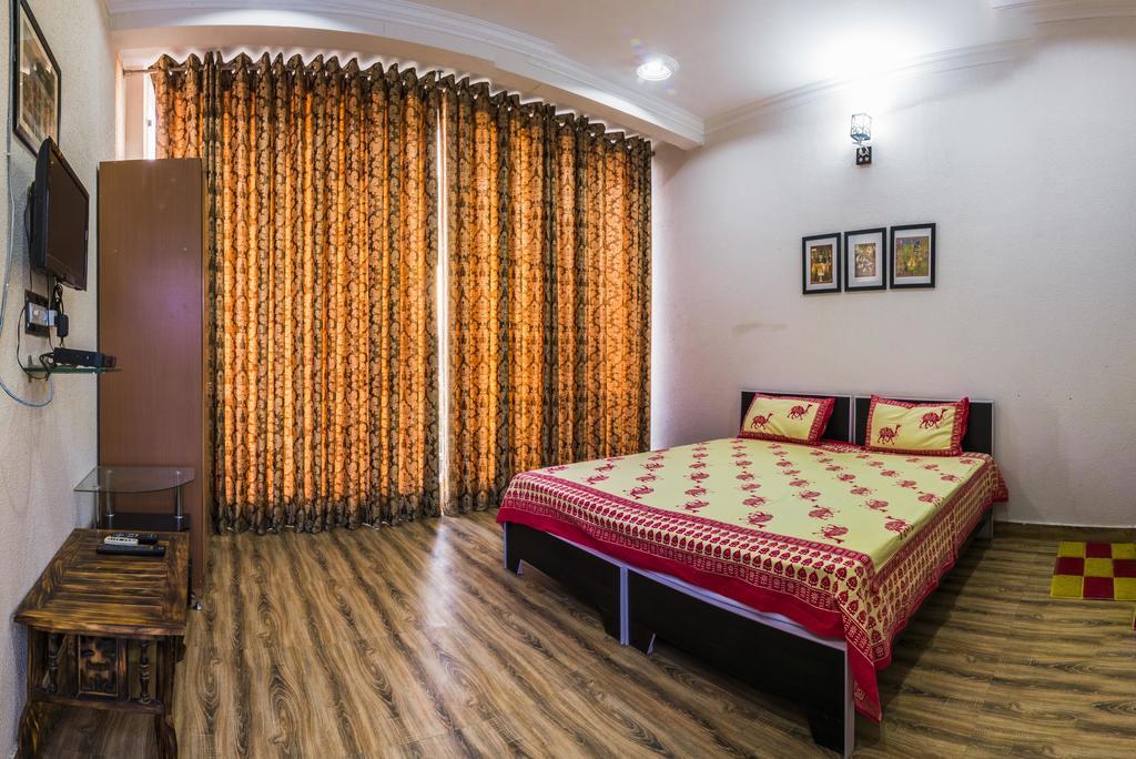 Tuk Tuk Homestay Agra  Exteriör bild