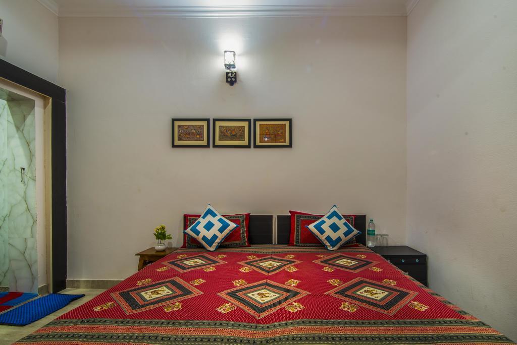 Tuk Tuk Homestay Agra  Exteriör bild