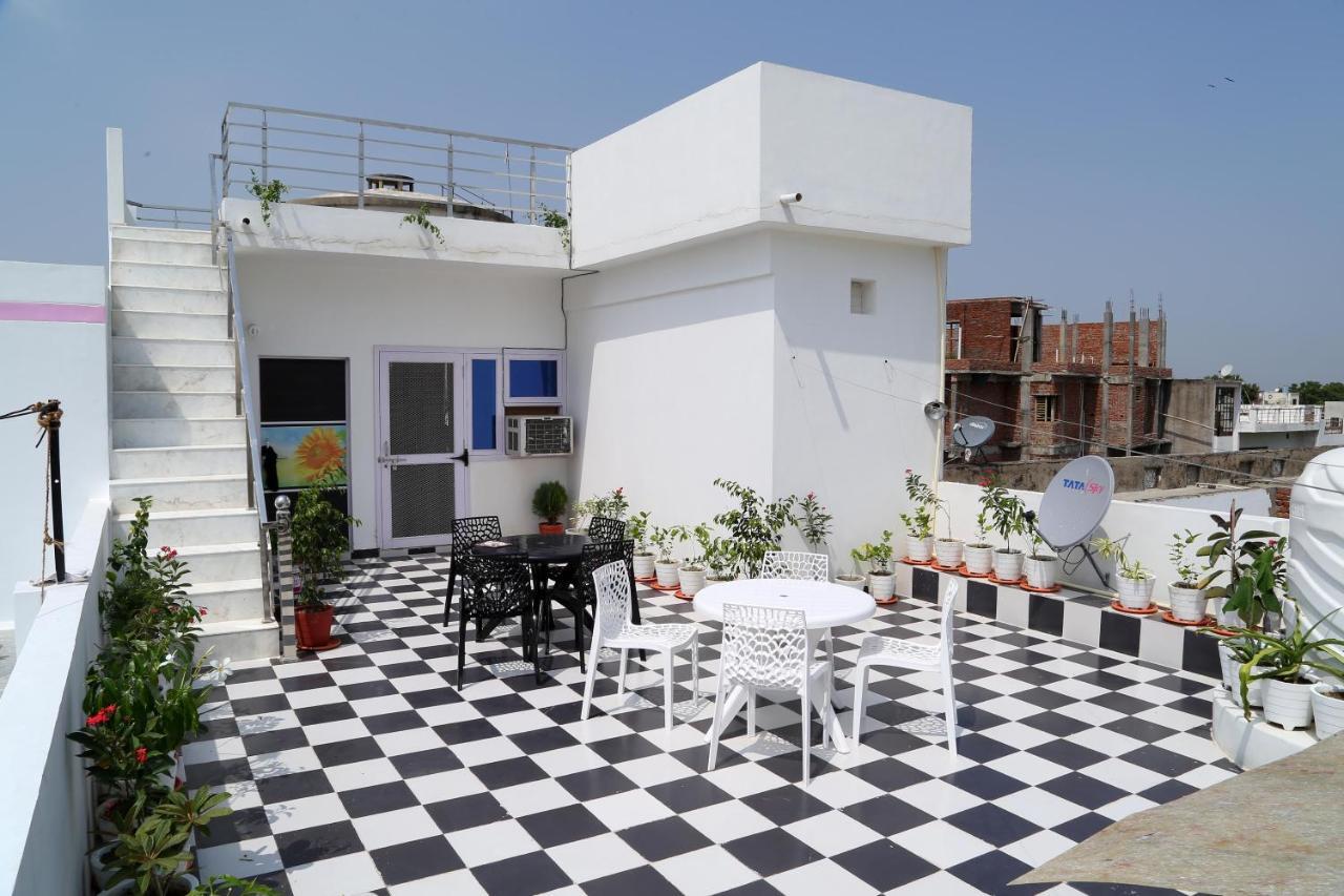 Tuk Tuk Homestay Agra  Exteriör bild