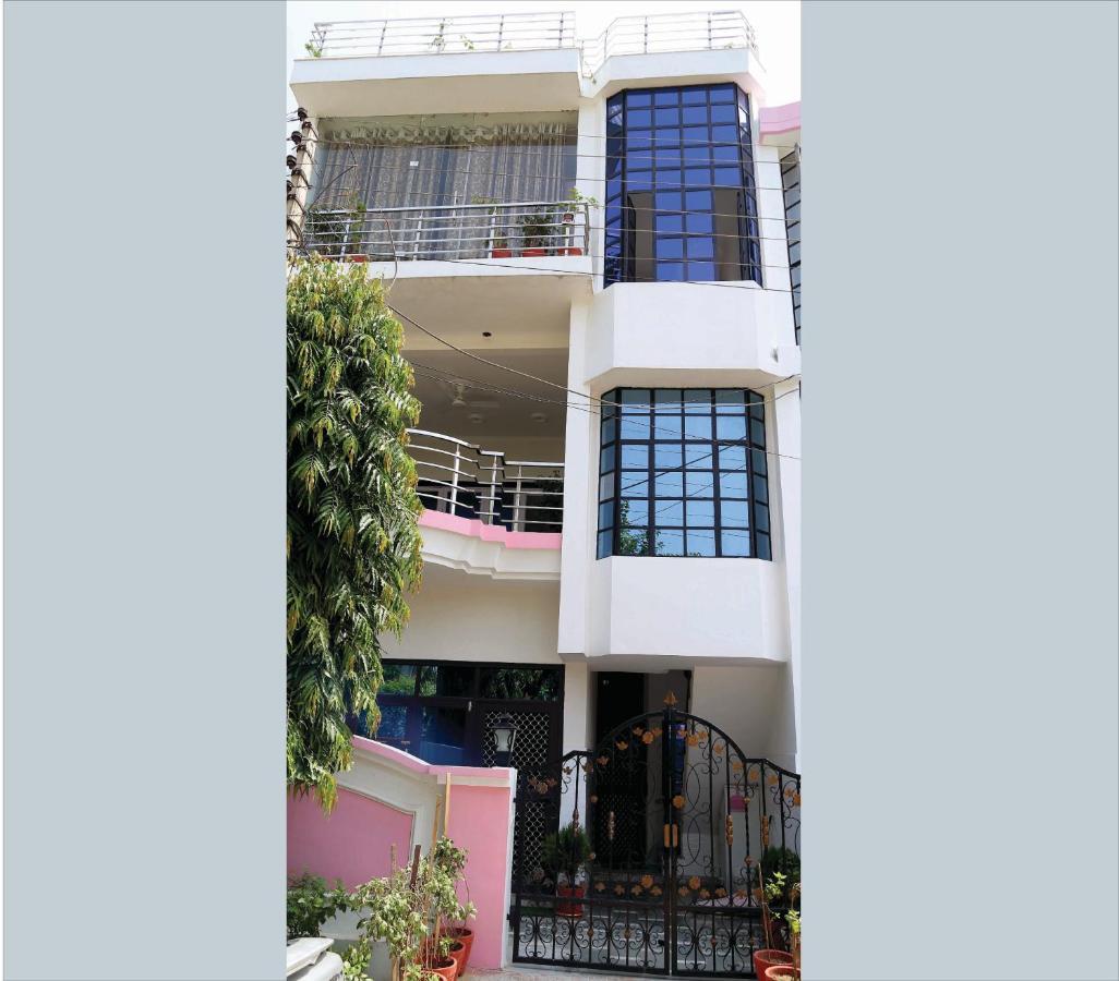 Tuk Tuk Homestay Agra  Exteriör bild