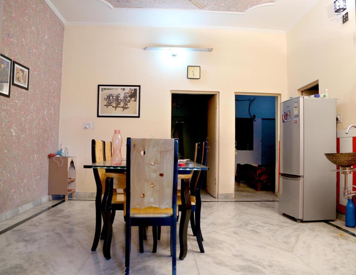 Tuk Tuk Homestay Agra  Exteriör bild